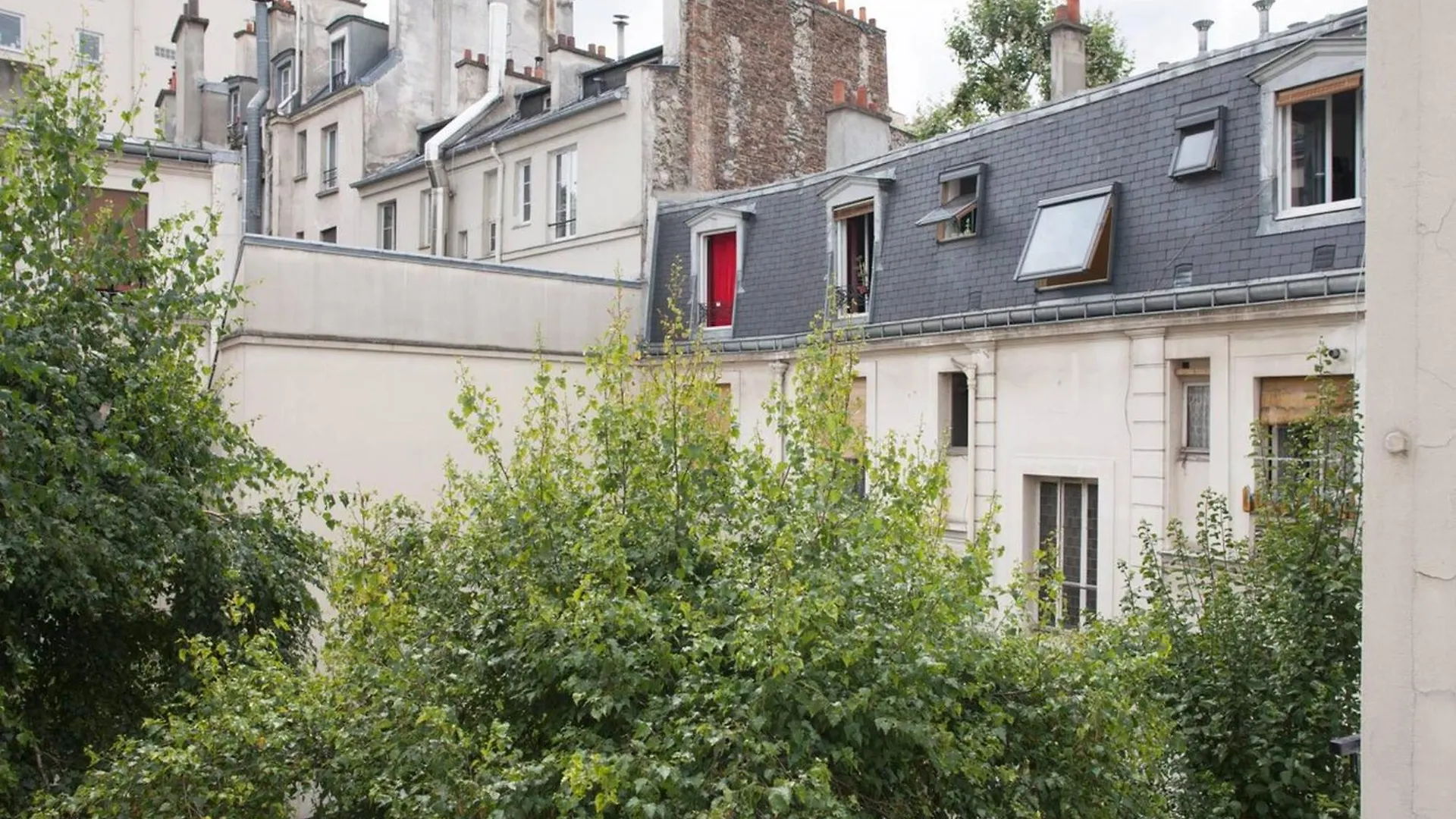 So Cute 55m2 And Quiet With A Courtyard Garden Apartment
